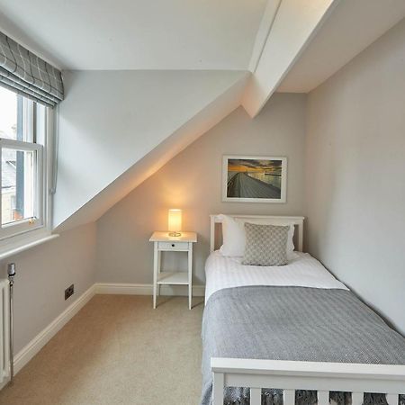 Host & Stay - Henderson House Whitby Esterno foto