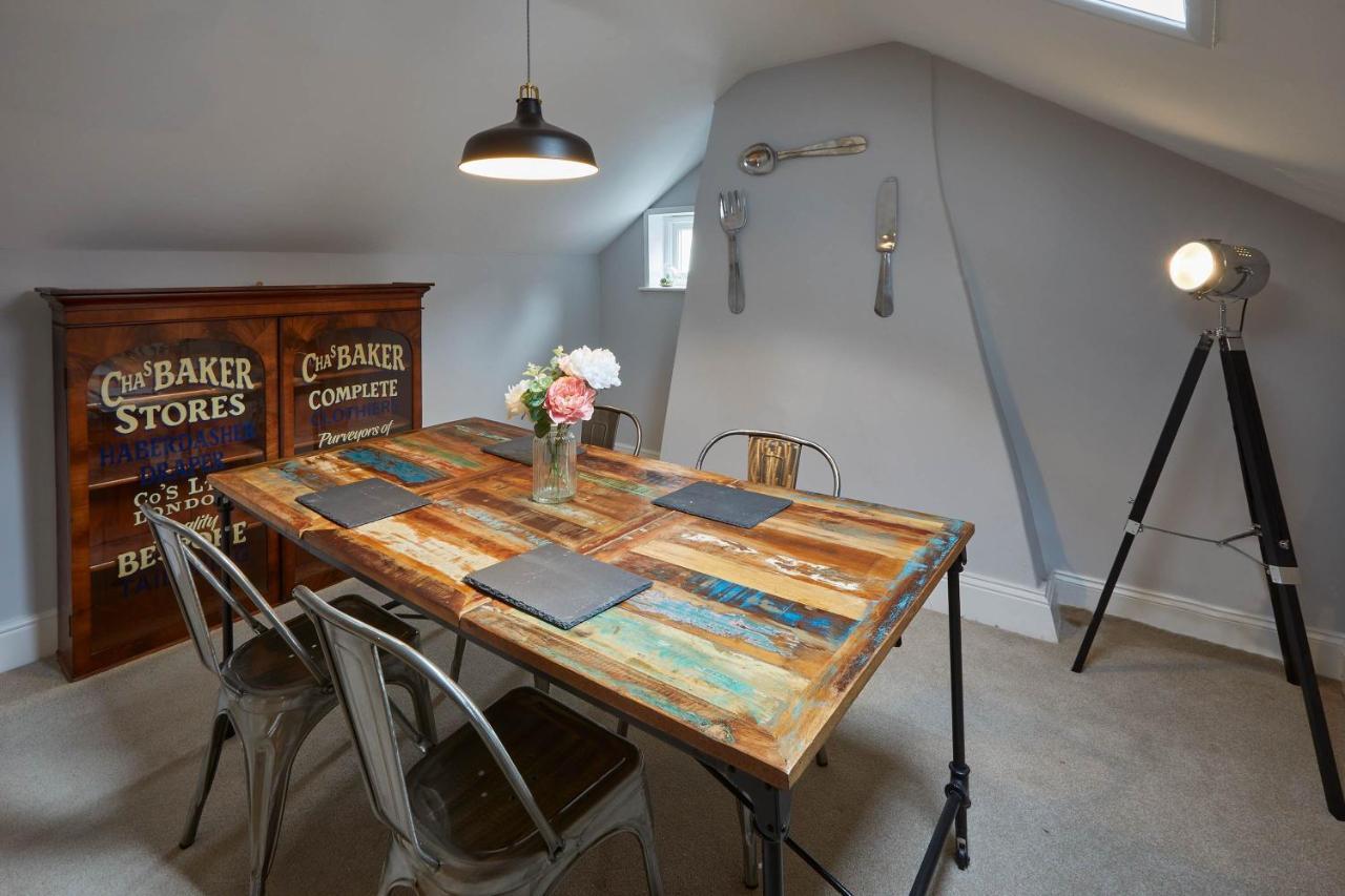 Host & Stay - Henderson House Whitby Esterno foto