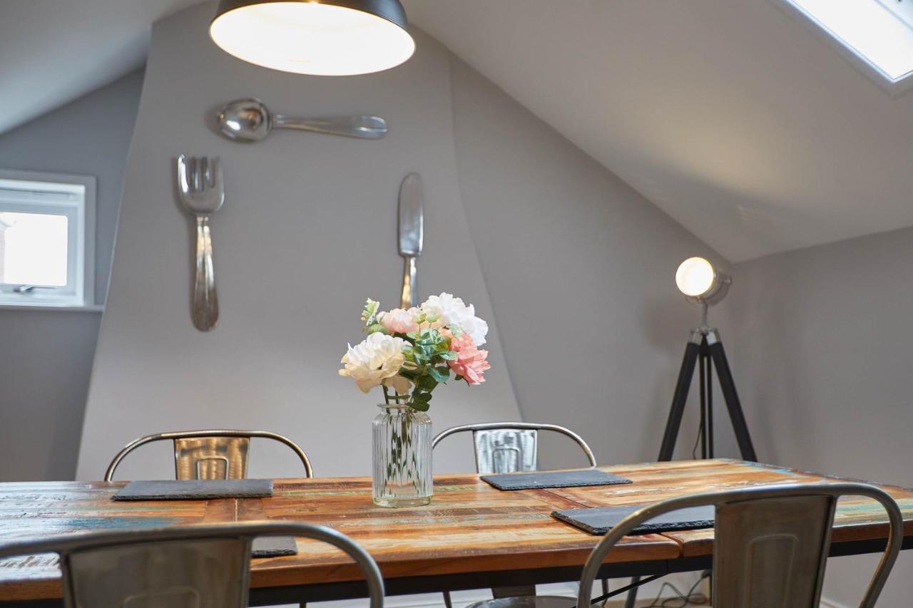 Host & Stay - Henderson House Whitby Esterno foto
