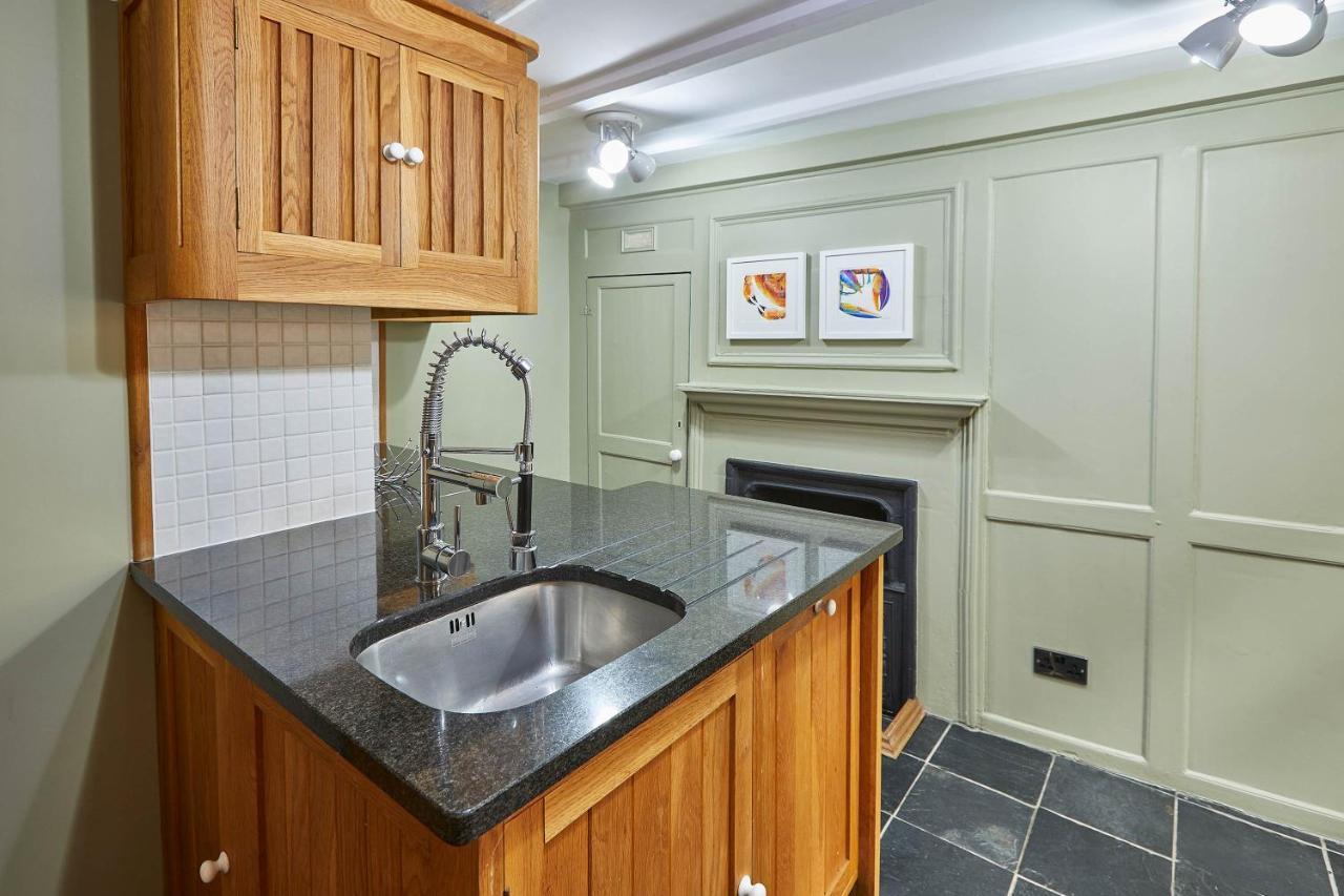Host & Stay - Henderson House Whitby Esterno foto