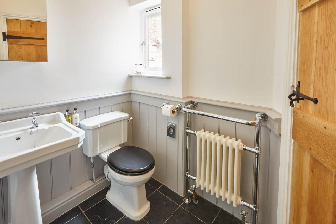 Host & Stay - Henderson House Whitby Esterno foto